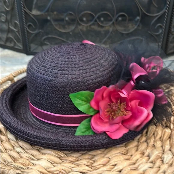 Elegant Black Straw Hat with Pink Ribbon and Floral Detail Perfect for Derby - Picture 8 of 10